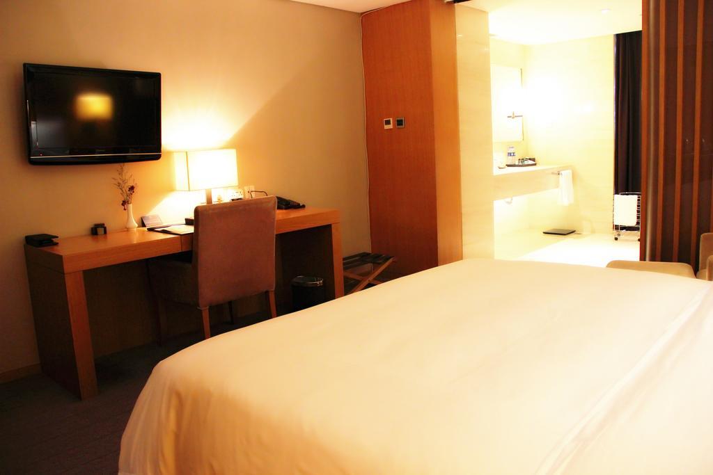 Shenyang Tianfeng International Hotel Esterno foto